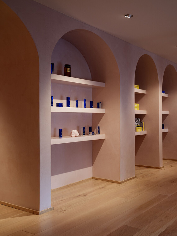 illuminated product desplays in beauty clinic